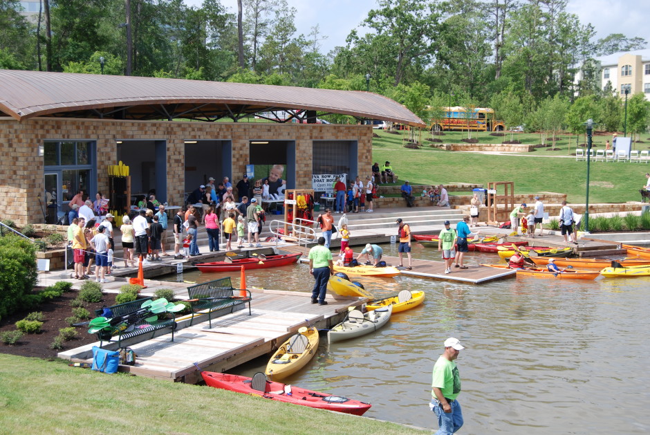 Fall Hours for the Riva Row and Lakes Edge Boat Houses